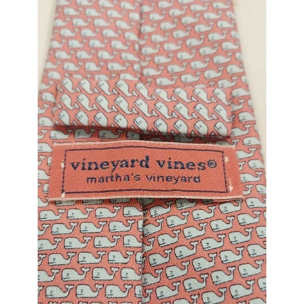 Vineyard Vines silk tie